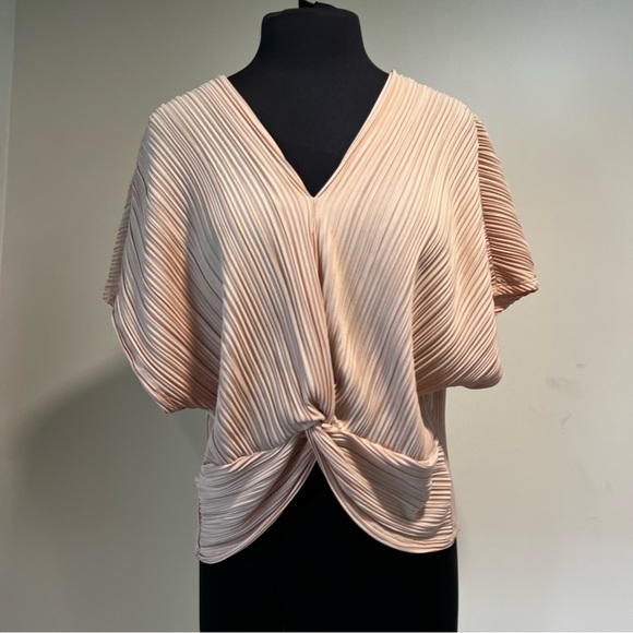 Willow & Clay Blush Pleated Knot Front Top Size Small Short Sleeve Draped Blouse - Picture 1 of 6